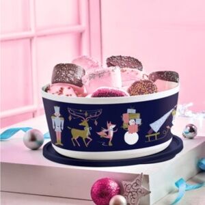 Tupperware Christmas Bowl 4.3 Liter